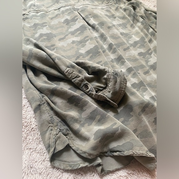 American Eagle Boyfriend Fit Camo Shirt - Picture 6 of 7